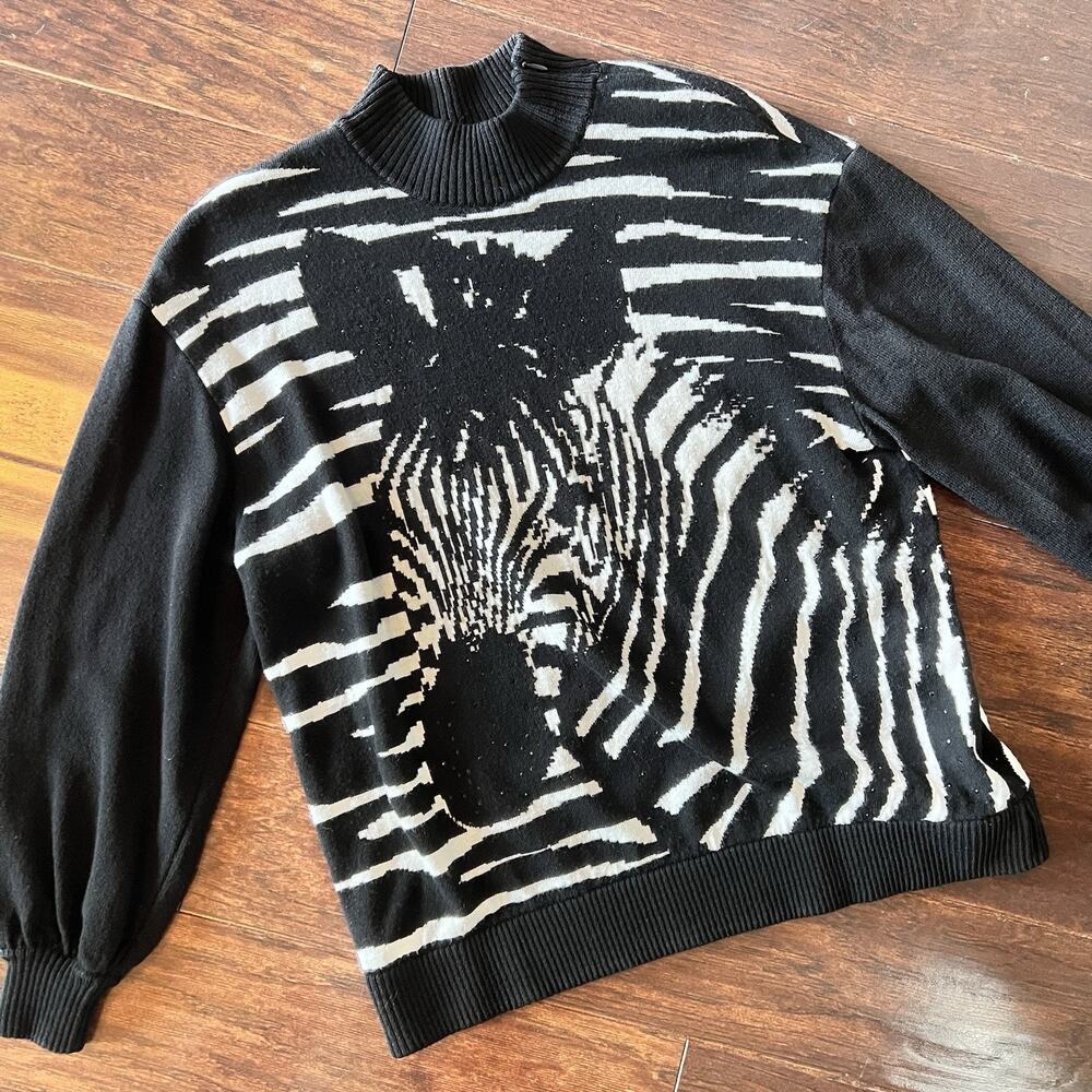St. John Collection By Marie Gray zebra print sweater Beaded Sz S Black & White